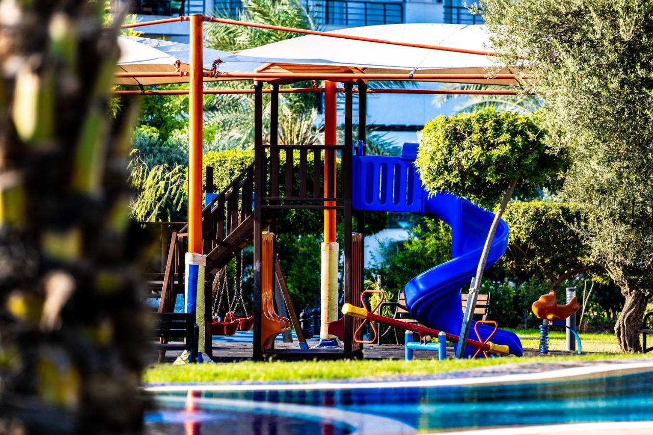 Thalassa Beach Family & Waterpark Resort Vokolidha Exterior foto