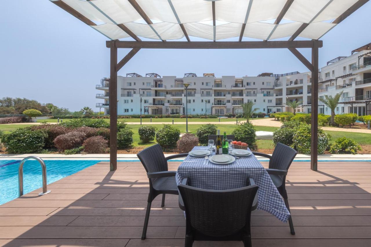 Thalassa Beach Family & Waterpark Resort Vokolidha Exterior foto