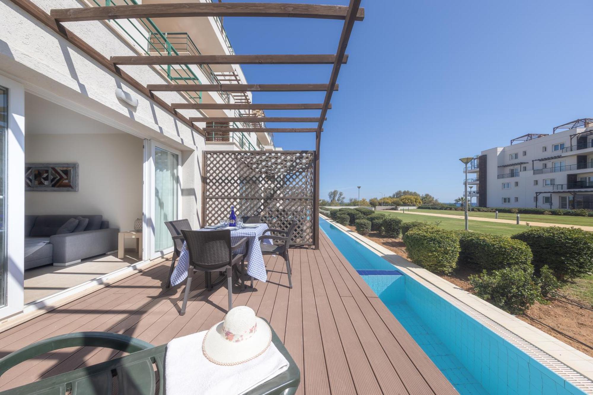 Thalassa Beach Family & Waterpark Resort Vokolidha Exterior foto